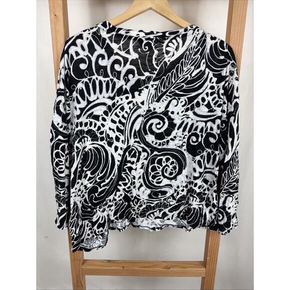 NWT Liv by Habitat Black White Pattern Pocket Round Neck Top #1166 Size SMALL - Picture 3 of 4